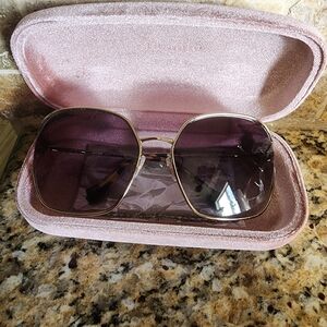 Mui Sunglasses with Pink Case